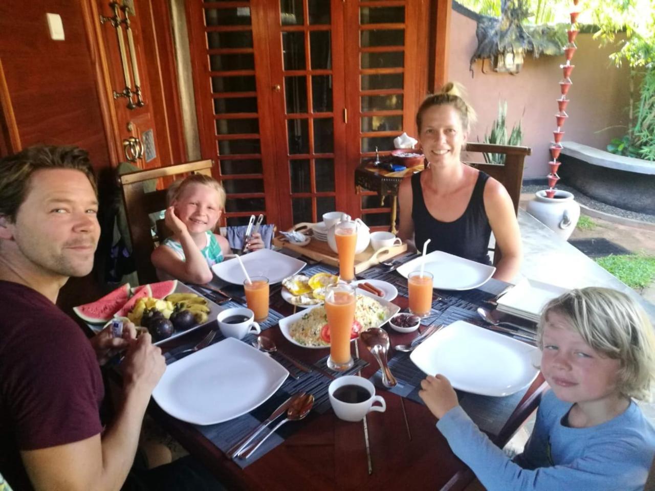 Thara Cabana Bentota Bagian luar foto