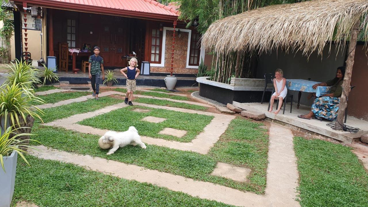 Thara Cabana Bentota Bagian luar foto
